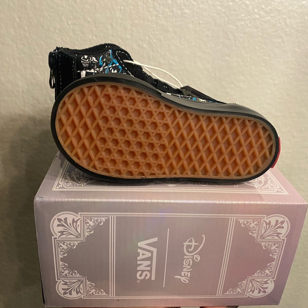 Disney Villains x Vans Toddler Sk8-Hi Zip Shoes - Picture 5 of 6